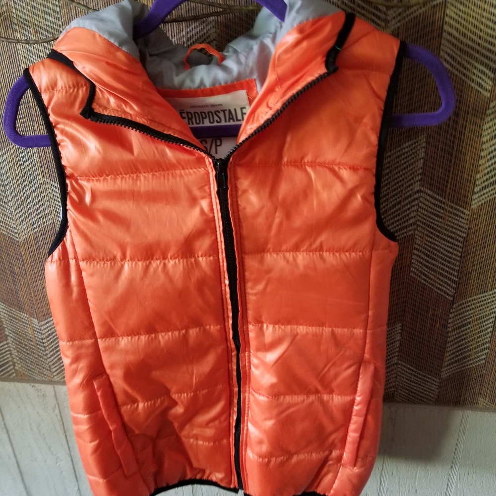 Aeropostel orange puffy vest
